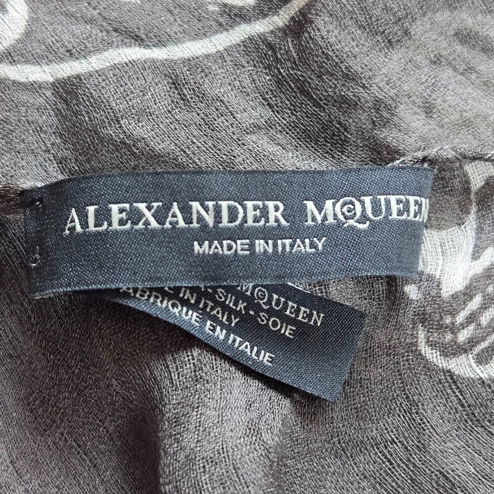 Alexander McQueen Silk Skull Scarf Dark Grey - Picture 5 of 8